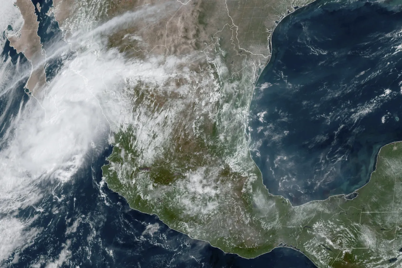 Avanza tormenta Ileana sobre el sur de Baja California