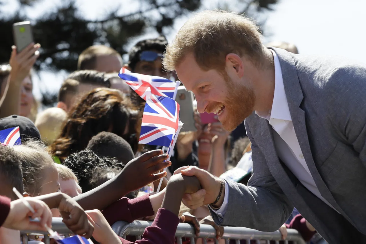 La realeza británica felicita al príncipe Enrique por sus 40 años