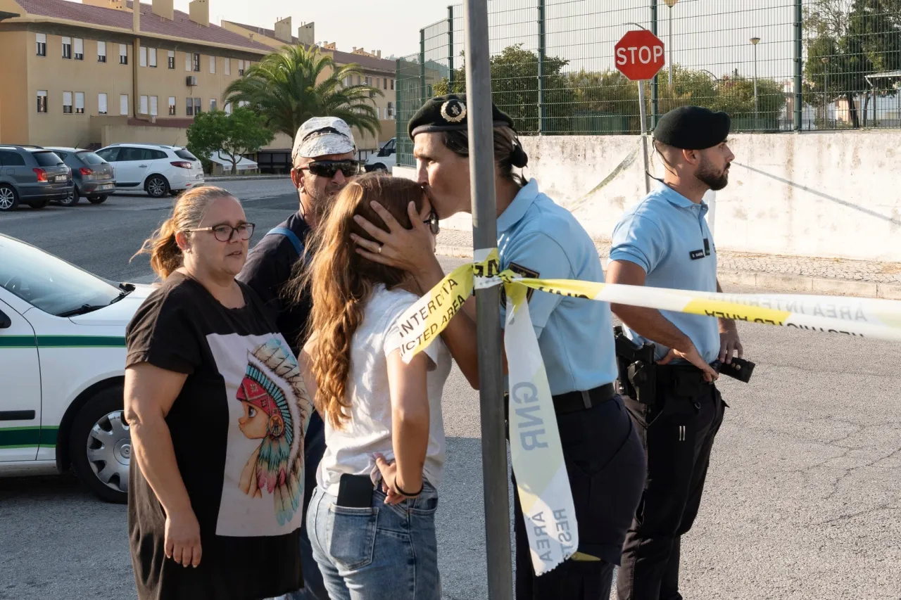 Niño de 12 años hiere a puñaladas a 6 compañeros en escuela en Portugal