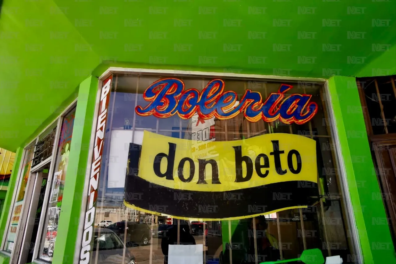 Bolería Don Beto se encarga de sacar brillo a los zapatos desde 1980