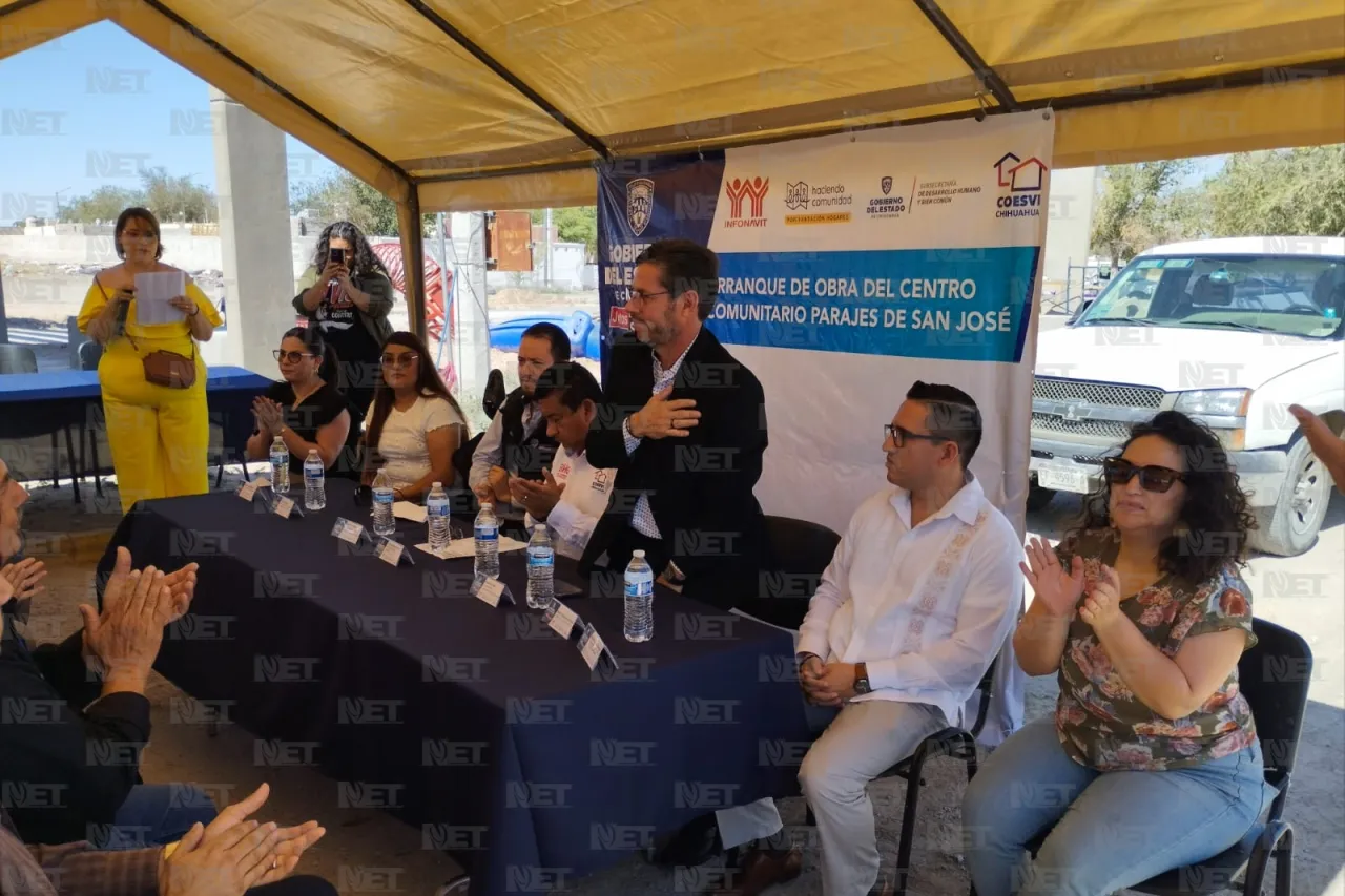 Colocan primera piedra del Centro Comunitario Parajes de San José