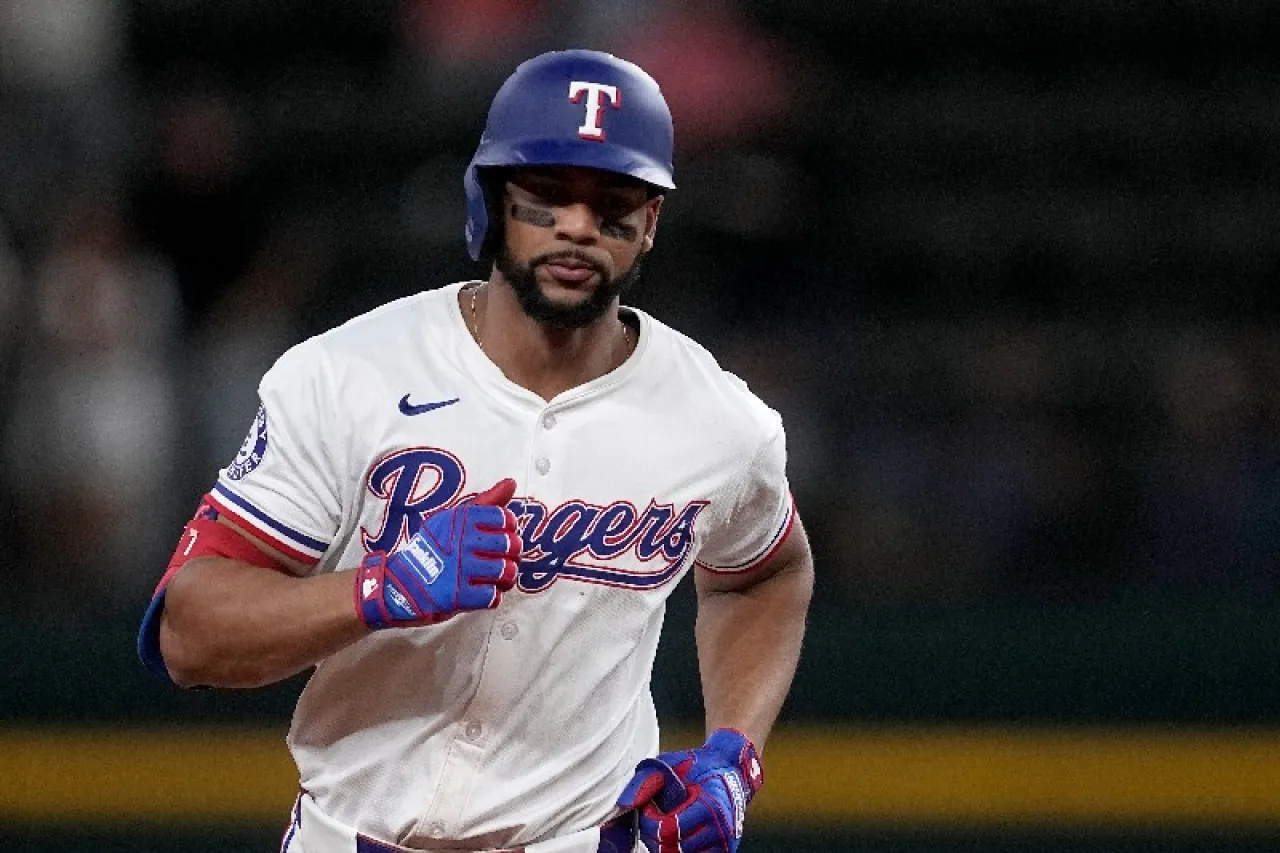 Rangers le pasa por encima a los Blue Jays a base de palos