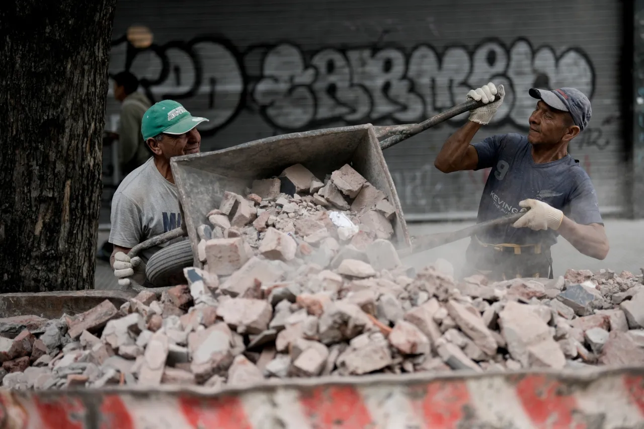 Argentina reporta caída 3.4% del PIB en primer semestre de 2024