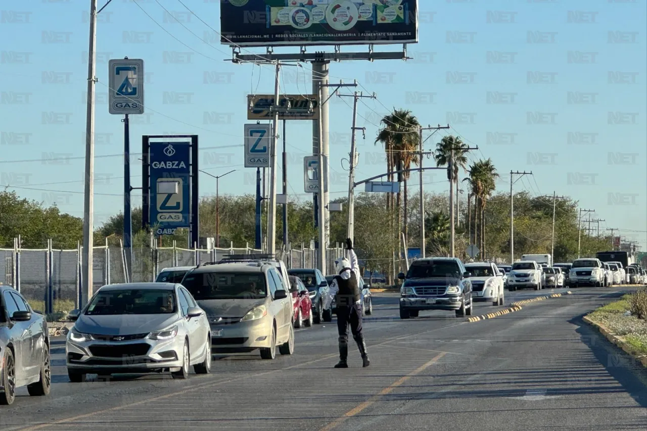 Fotos: Camión choca y se 'incrusta' dentro de barda