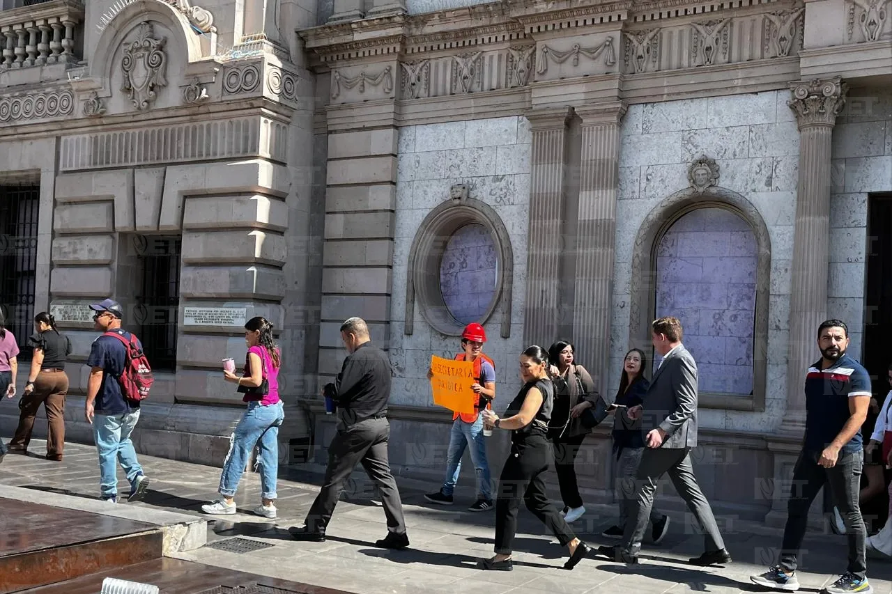 Evacúan edificios del Centro Histórico de Chihuahua por simulacro