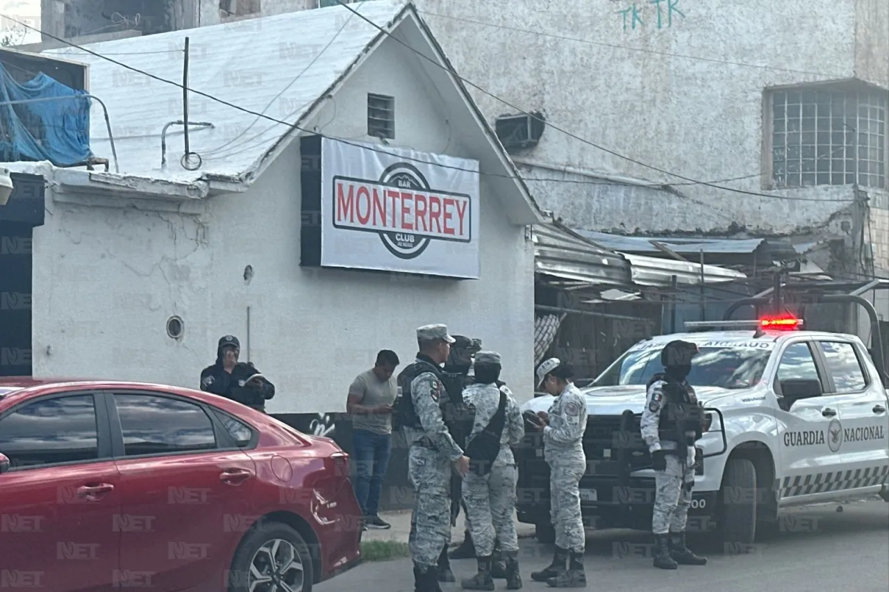 Asesinan a mujer al interior de bar