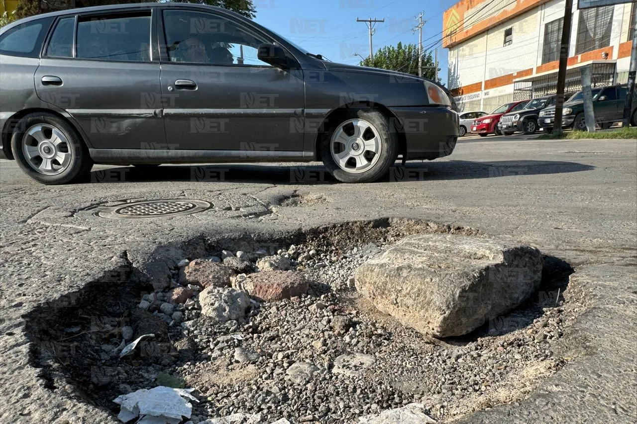 ¿Cómo cobrar el seguro si tu auto sufre daños por caer baches o alcantarillas?