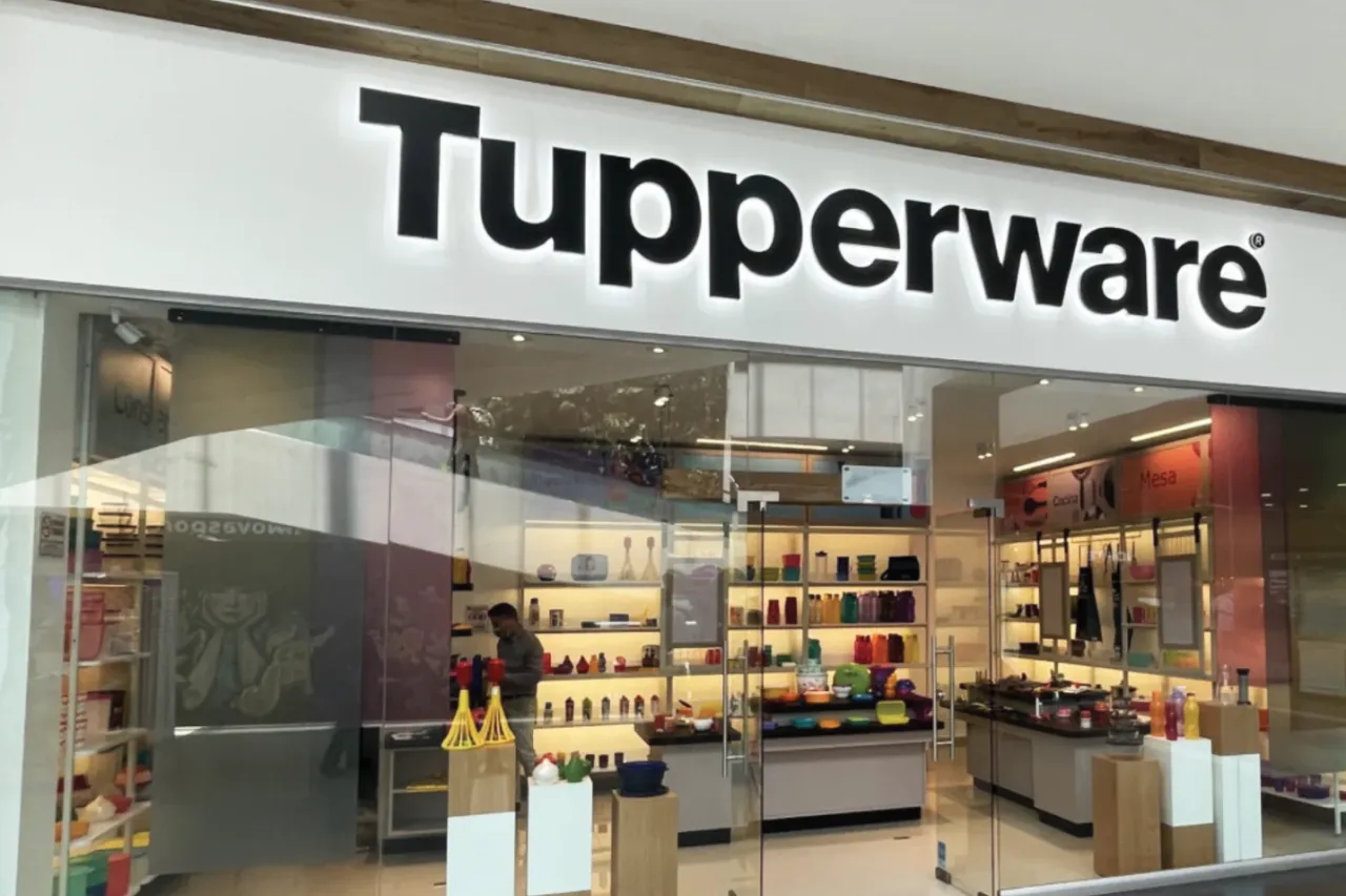 ¡El fin de una era! Tupperware dice adiós tras declararse en bancarrota