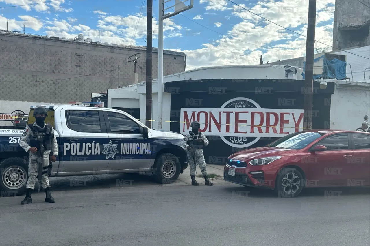 Asesinan a mujer al interior de bar