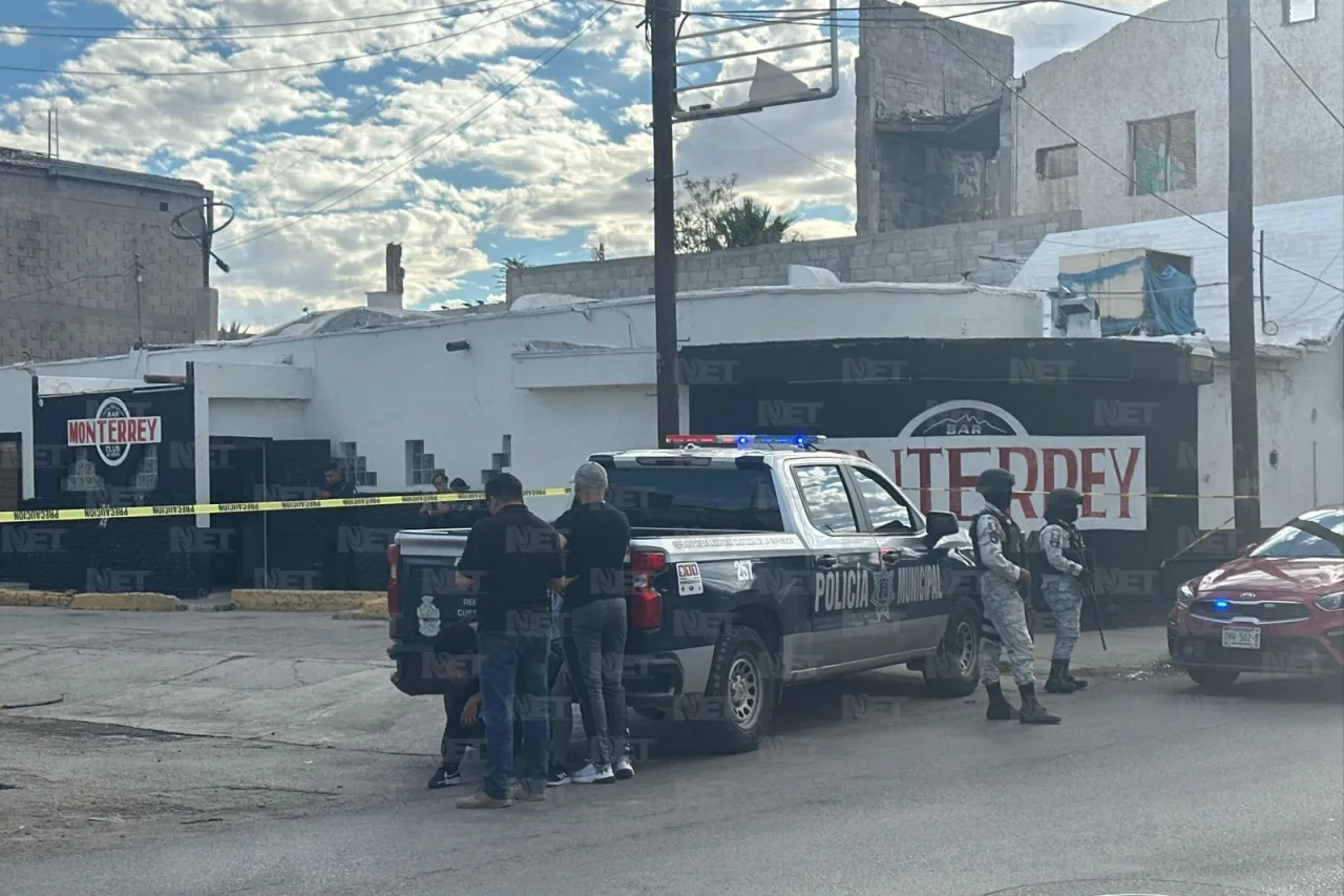 Asesinan a mujer al interior de bar