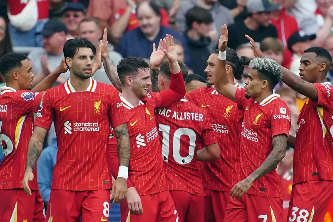 Liverpool arrolla al Bournemouth y toma el liderato de la Premier League