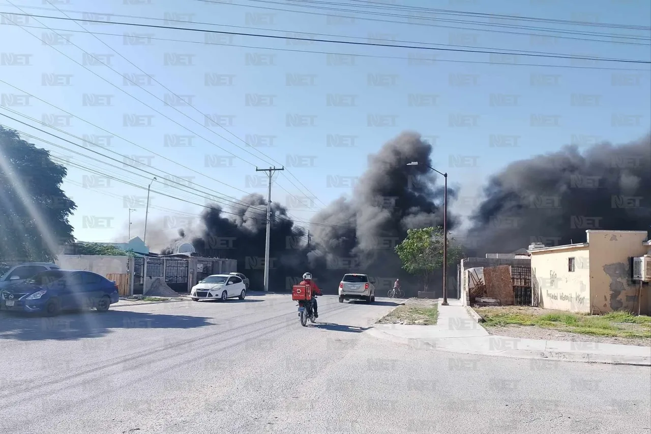 Arden llantas en Senderos de San Isidro