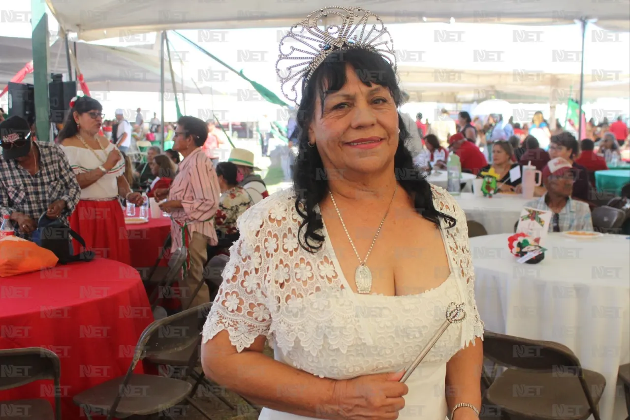 Celebran fiesta mexicana más de 3 mil adultos mayores