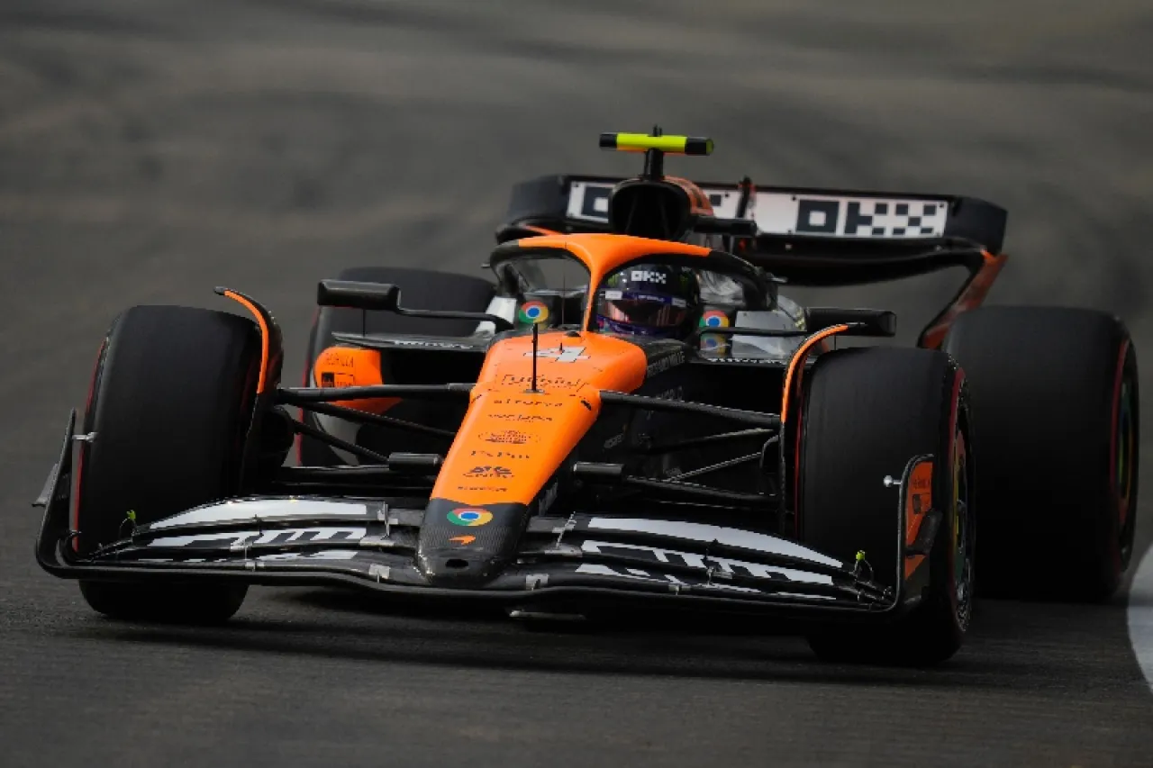 Otra vez: McLaren super Red Bull, Norris se lleva la pole para Singapur