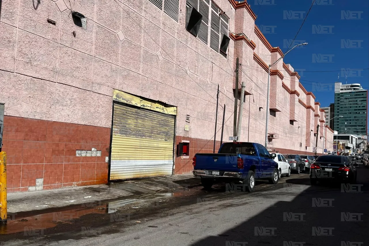 Denuncian comerciantes malos olores dentro de supermercado Soriana