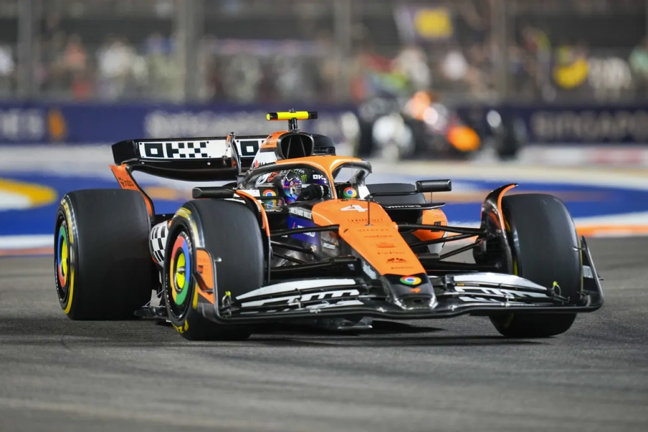 Landon Norris gana desde la pole en Singapur