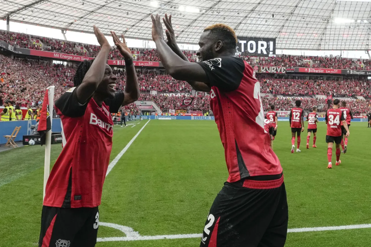 Bayer Leverkusen remonta y vence a Wolfsburgo en la Bundesliga