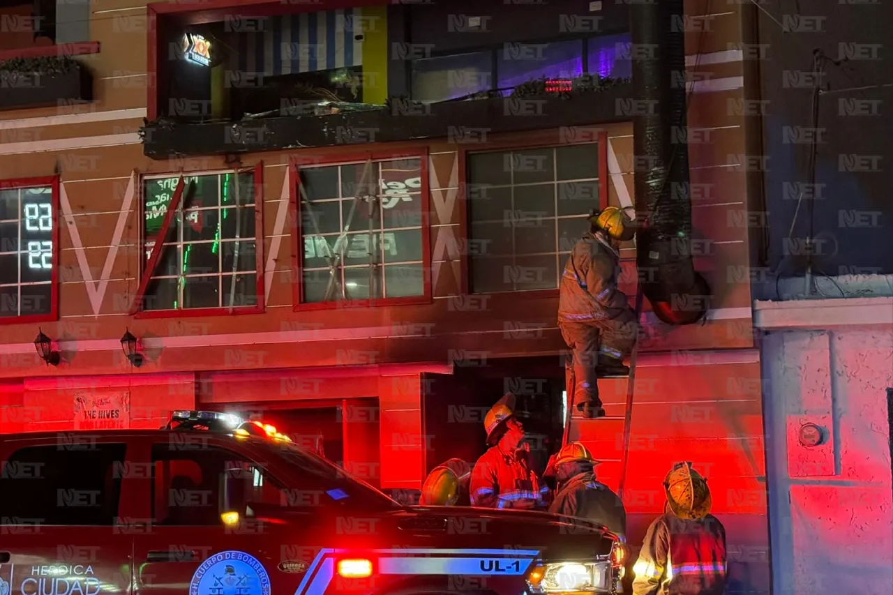 Problemas en la cocina les causa incendio en el bar Asenzo