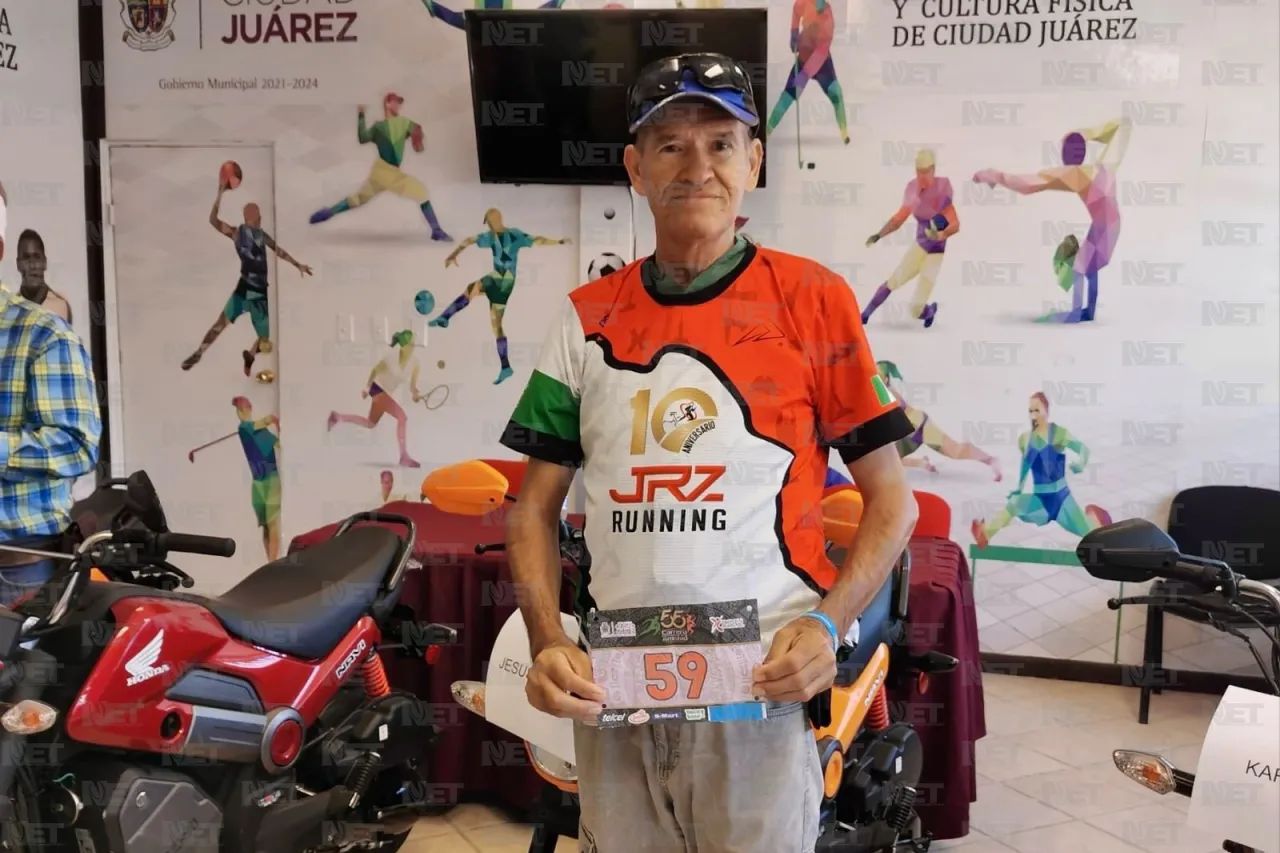 Entregan motocicletas a sorteados que participaron en Carrera de la Amistad 2024