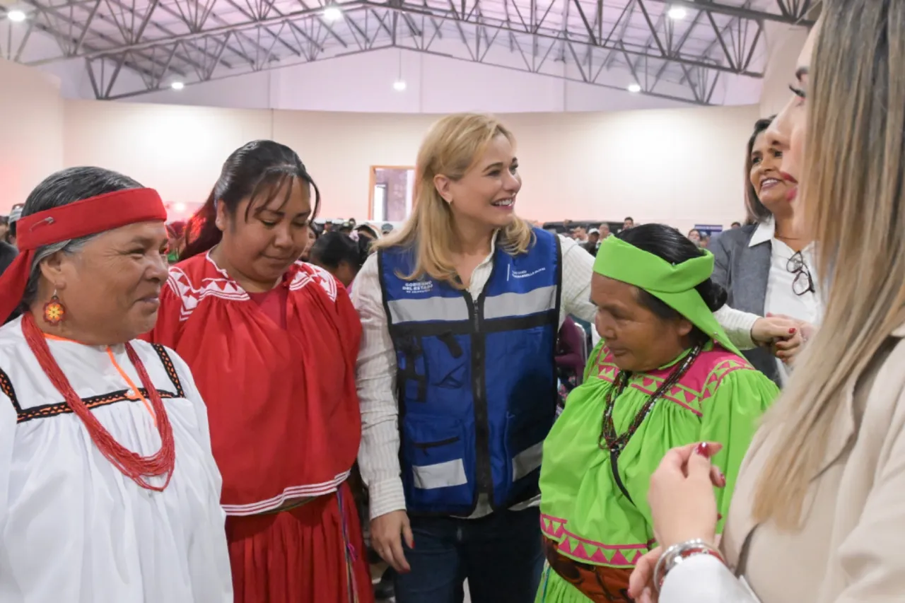 Refuerza Estado atención médica en la Sierra con entrega de unidades móviles