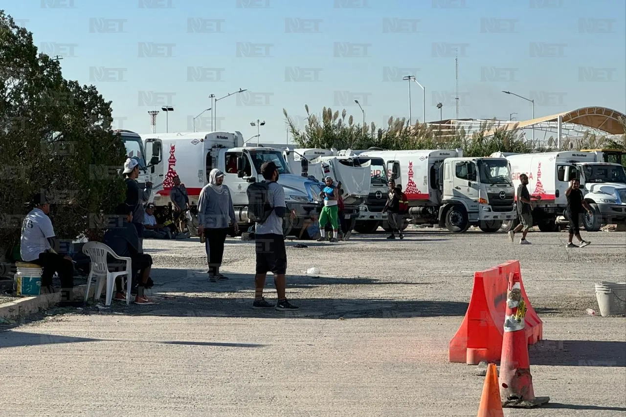 Trabajadores de Hermer bloquean salida de camiones de basura