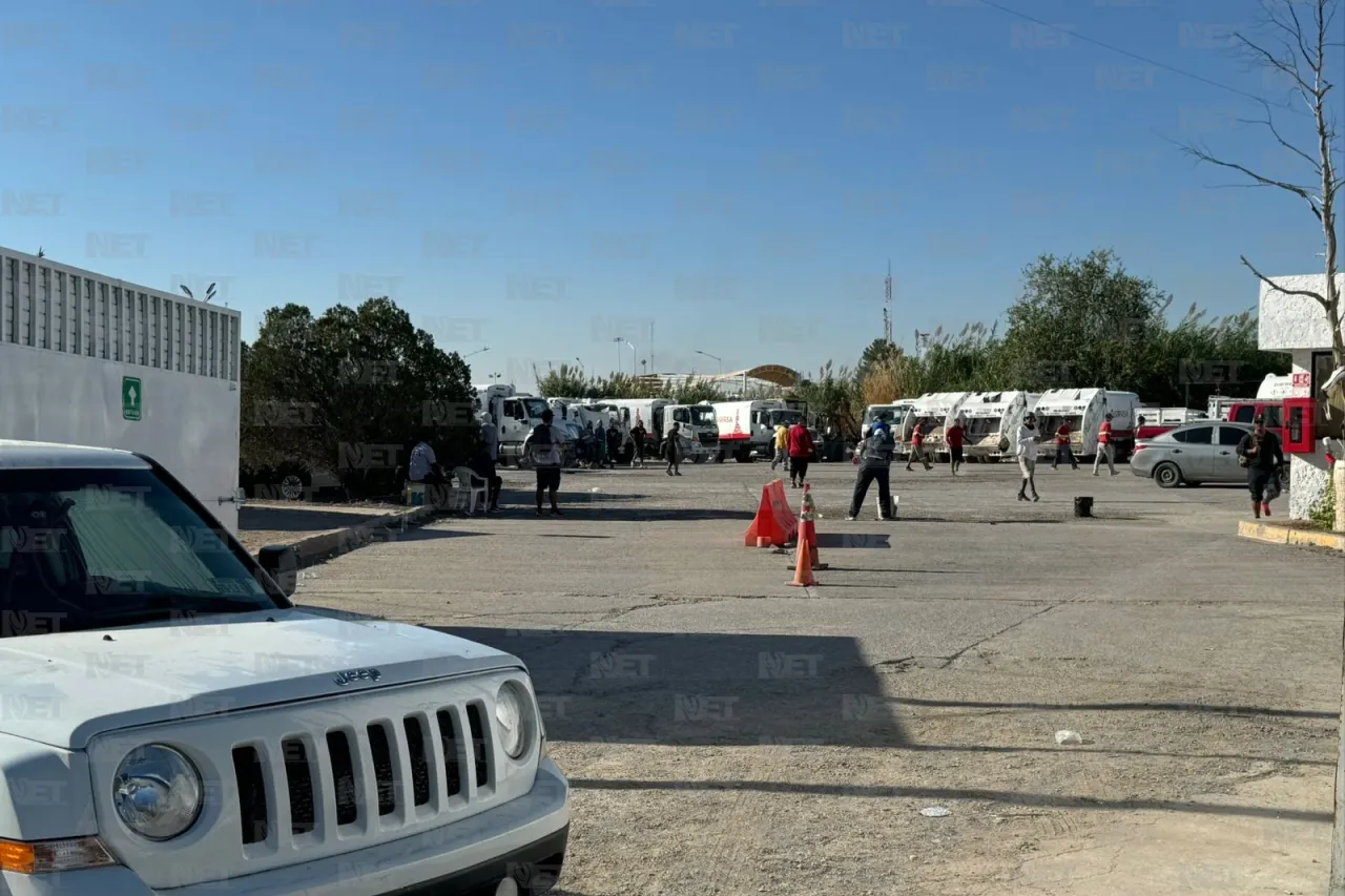 Trabajadores de Hermer bloquean salida de camiones de basura