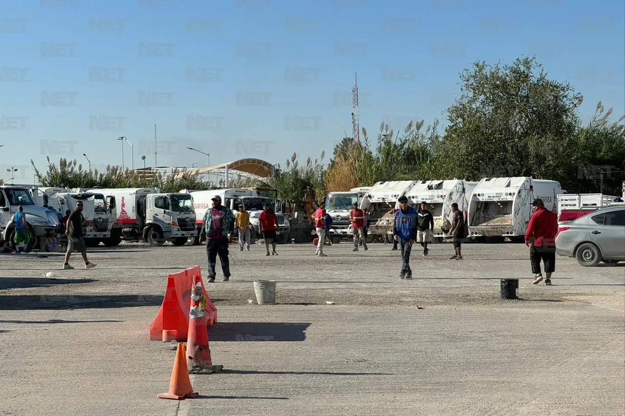 Trabajadores de Hermer bloquean salida de camiones de basura