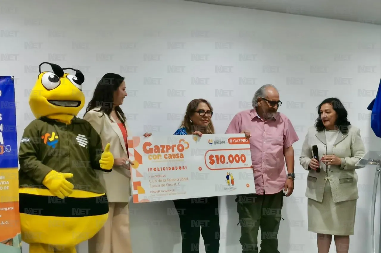 Fundación Gazpro entrega cheques a instituciones sociales