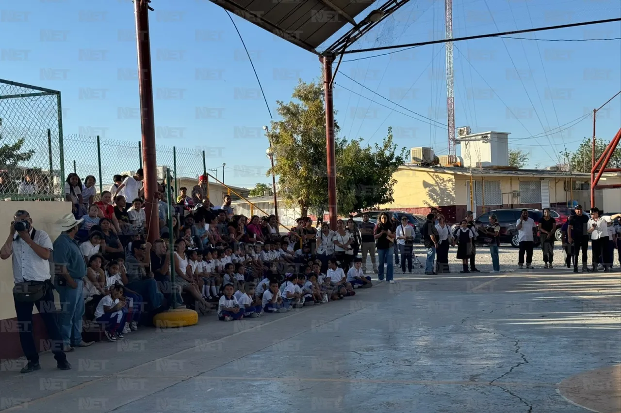 Entrega Municipio rehabilitación de primaria Fernando Montes de Oca