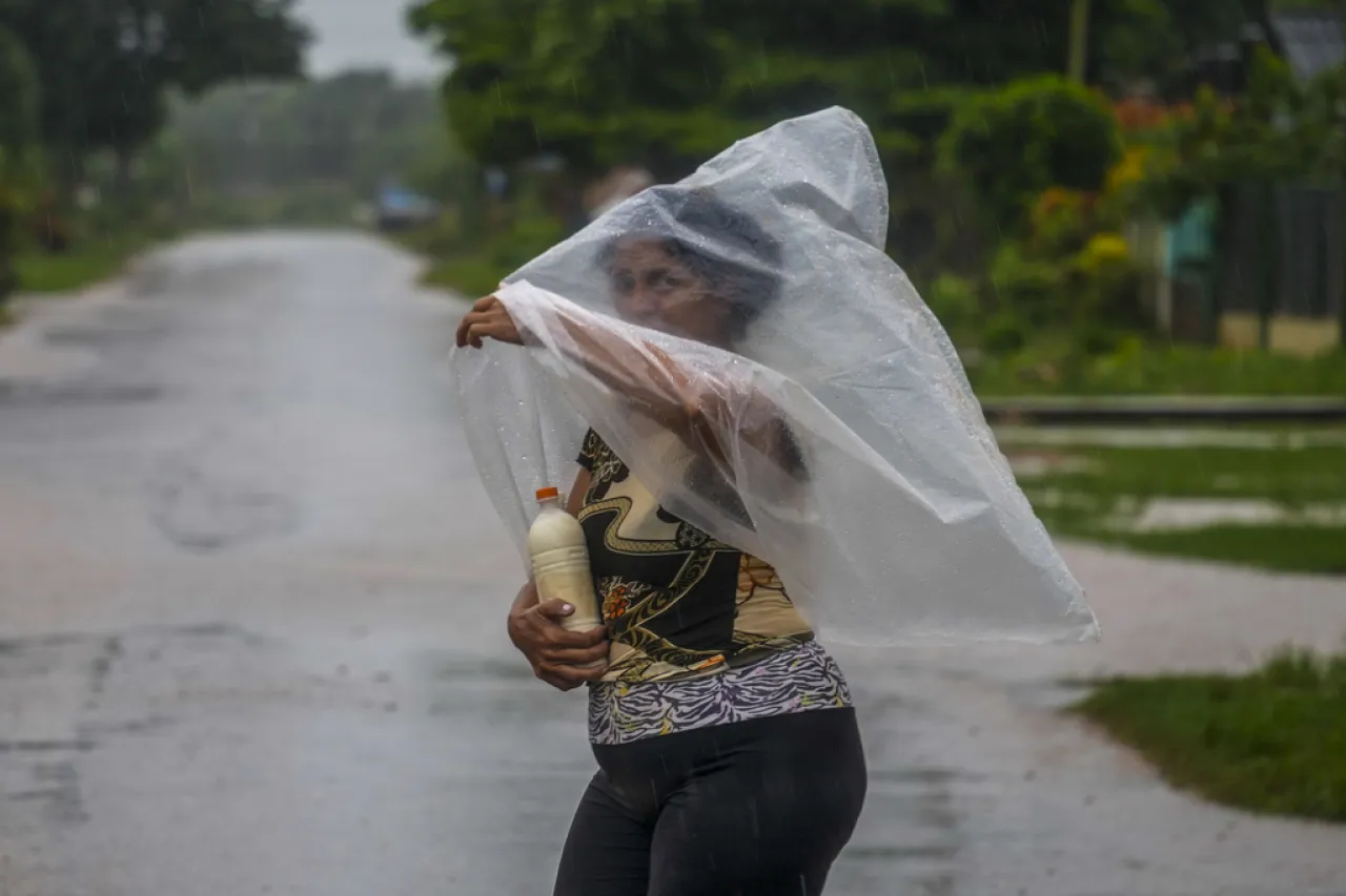 El huracán Helene empapa partes de México mientras avanza hacia Florida