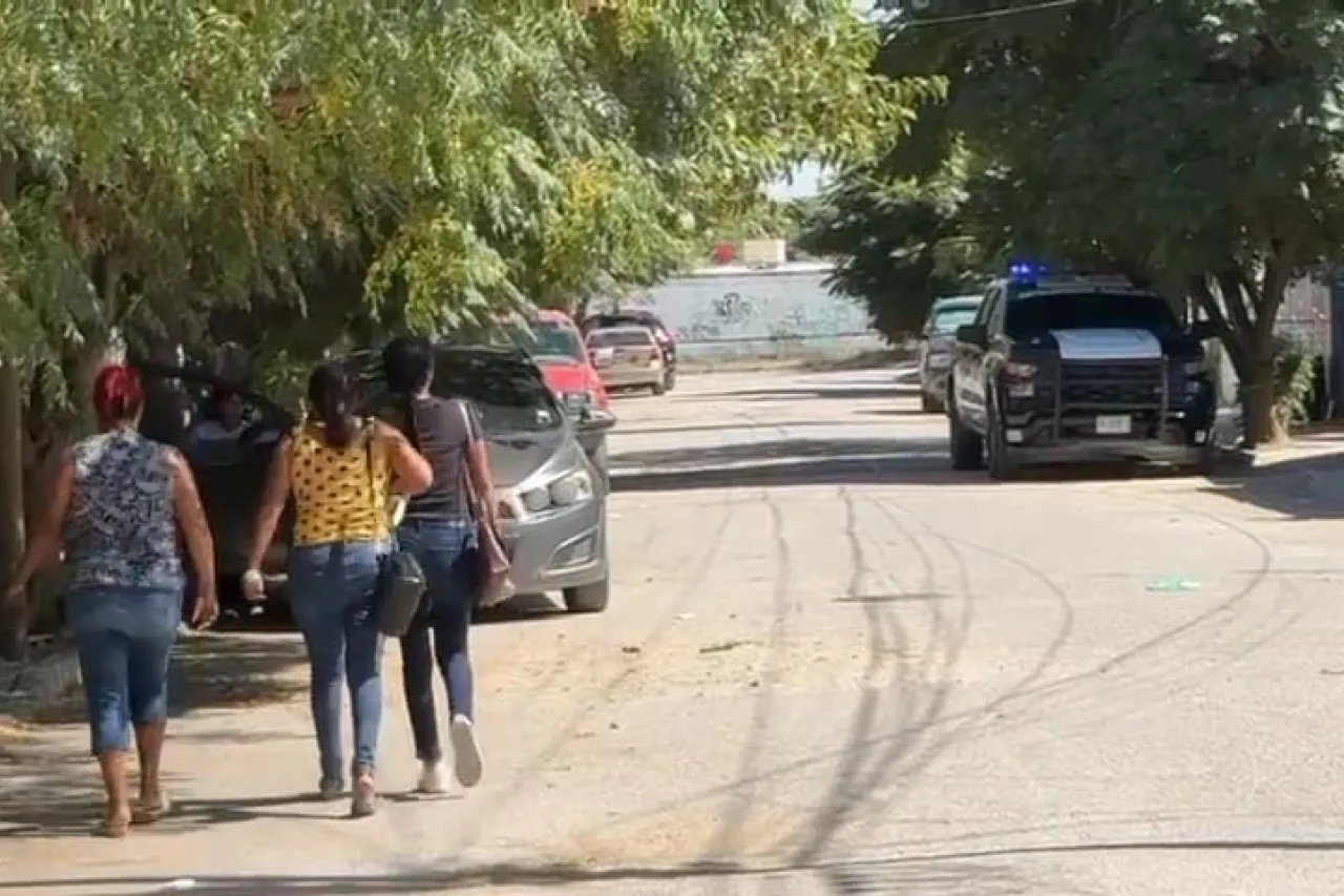 Le meten bolsas plásticas en la boca tras dejarlo sin vida