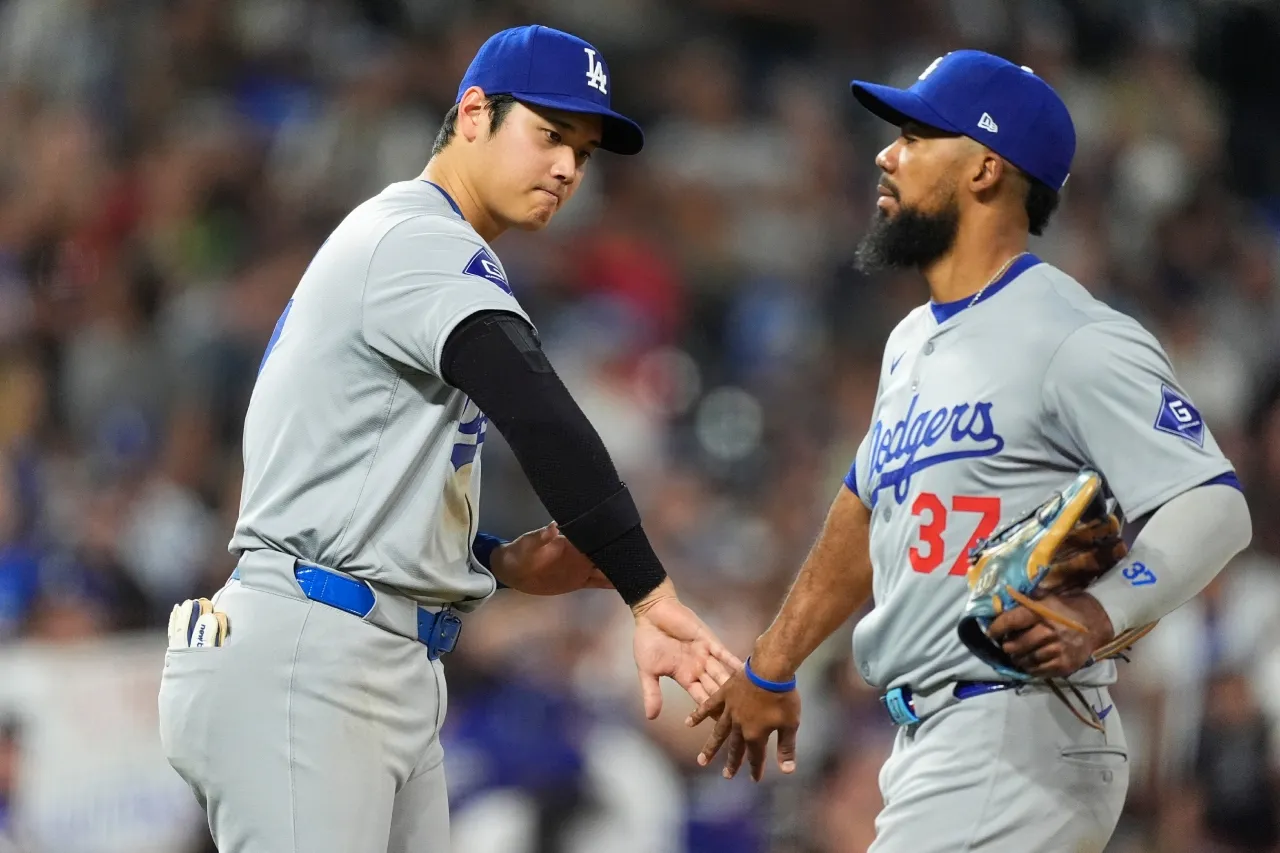 Ohtani pega su 54to jonrón y llega a 57 robos en paliza de Dodgers