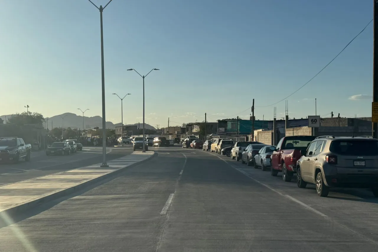 'Se ve, se siente, Cruz está presente'; entrega alcalde calle pavimentada