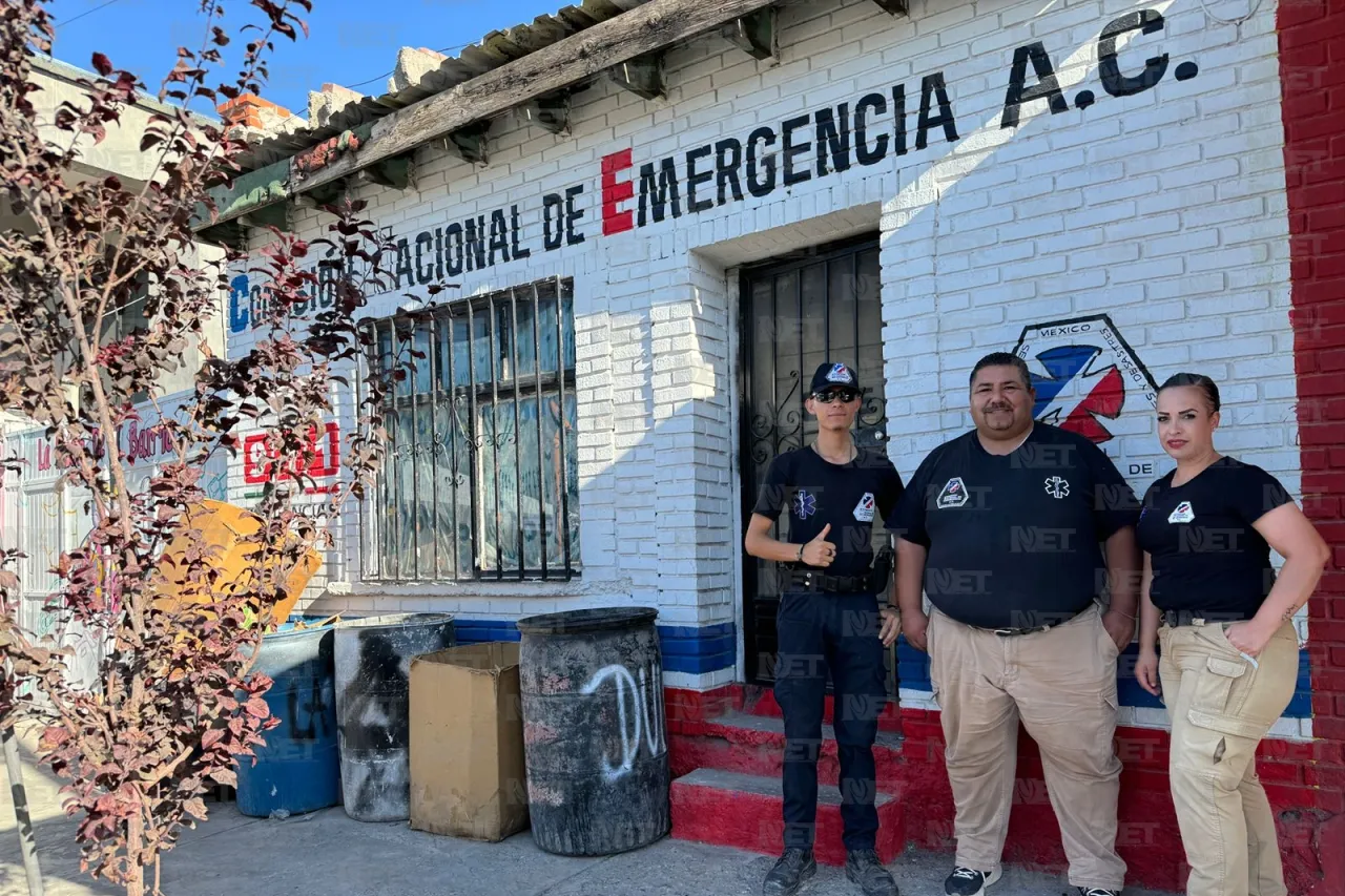 Paramédicos voluntarios invitan a la recolección de dulces para casa de espantos