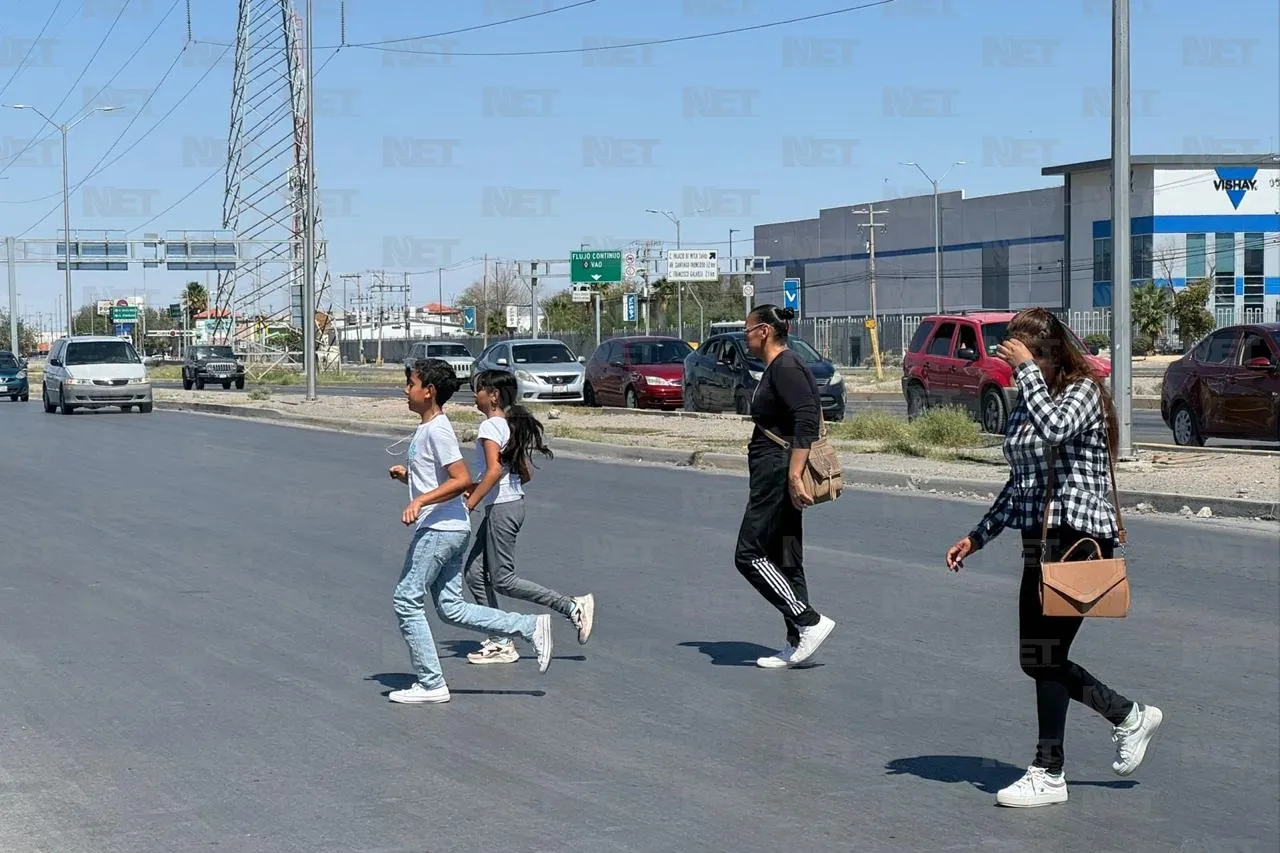 Latente peligro: peatones arriesgan la vida al cruzar la avenida De las Torres