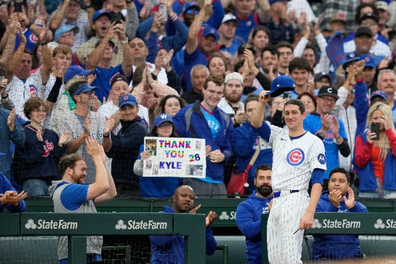 Kyle Hendricks se despide de los Cachorros con sólida salida