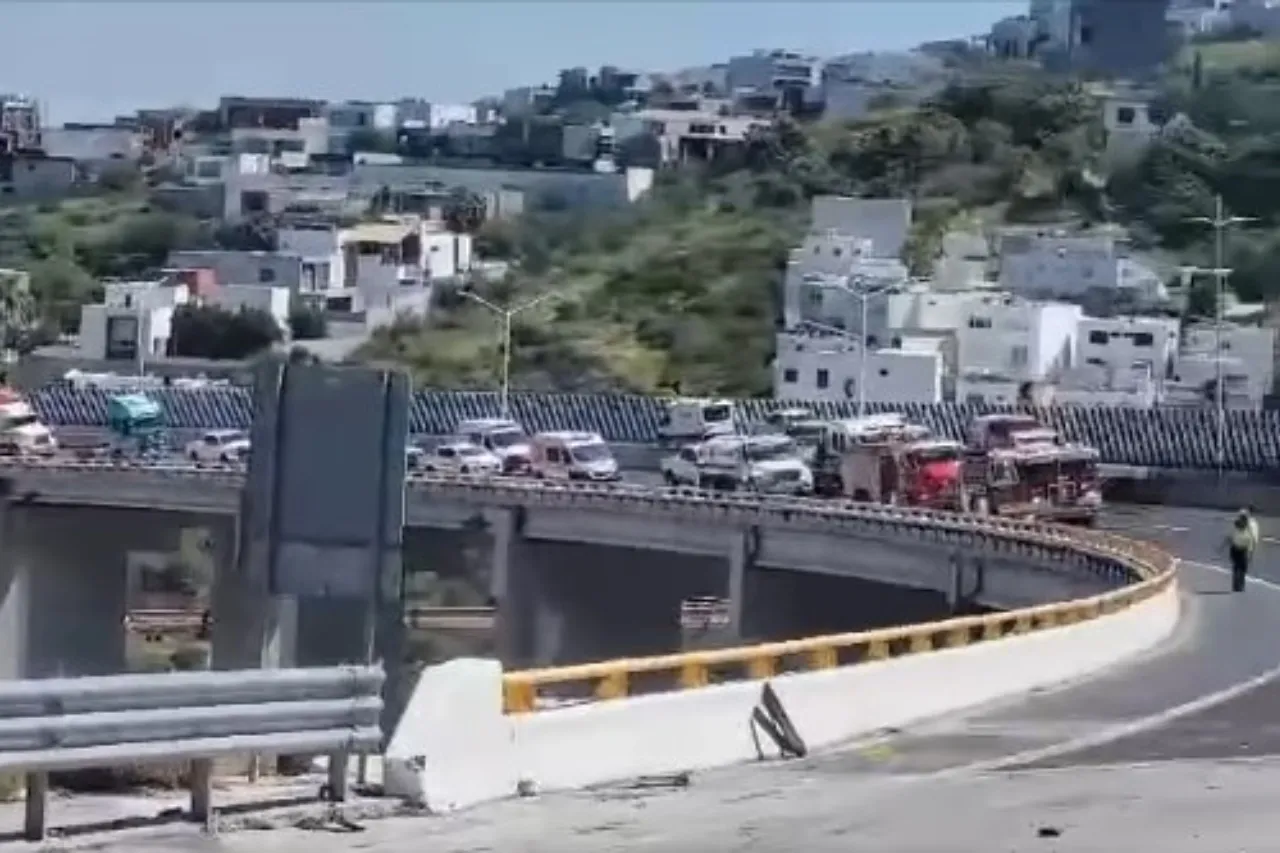 Mueren 4 personas en choque en la autopista Saltillo-Monterrey