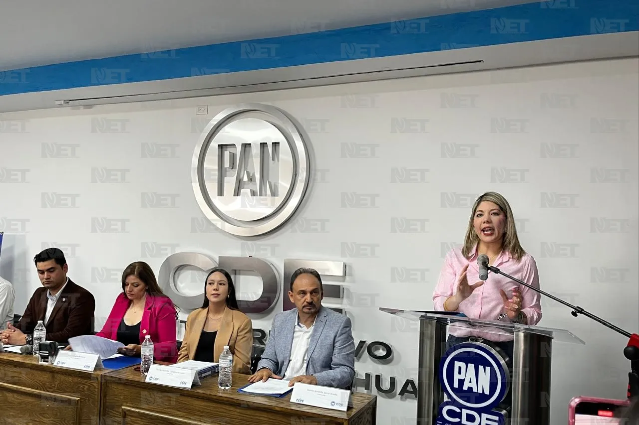 Registra Daniela Álvarez candidatura para dirigir al PAN estatal