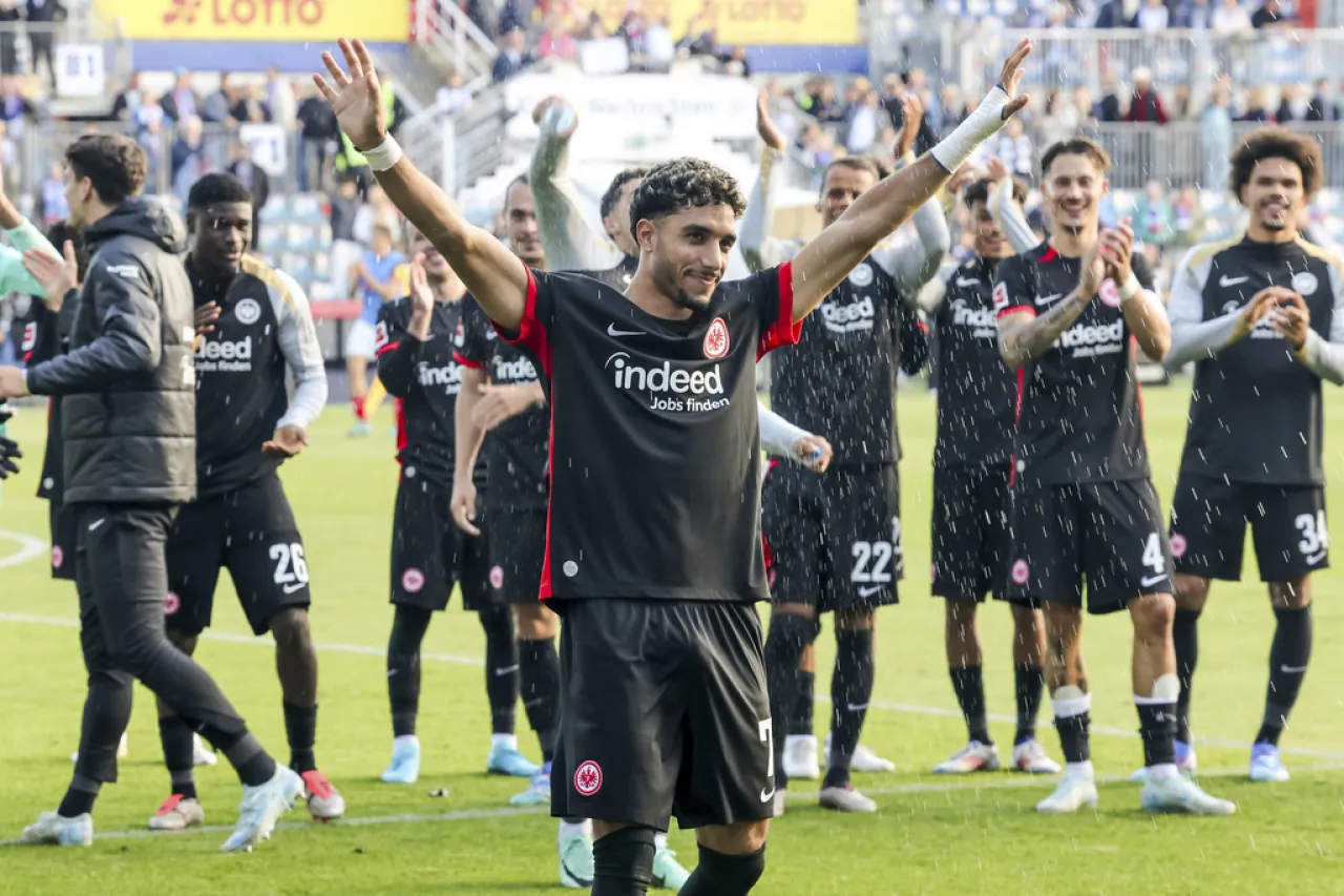 Marmoush vuelve a marcar y Eintracht Frankfurt alarga buena racha