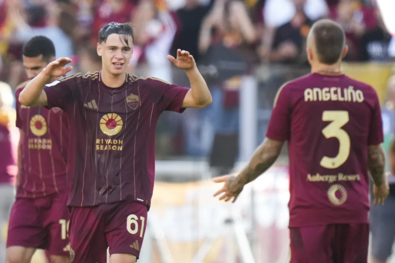 Roma remonta para vencer 2-1 a Venezia en la Serie A