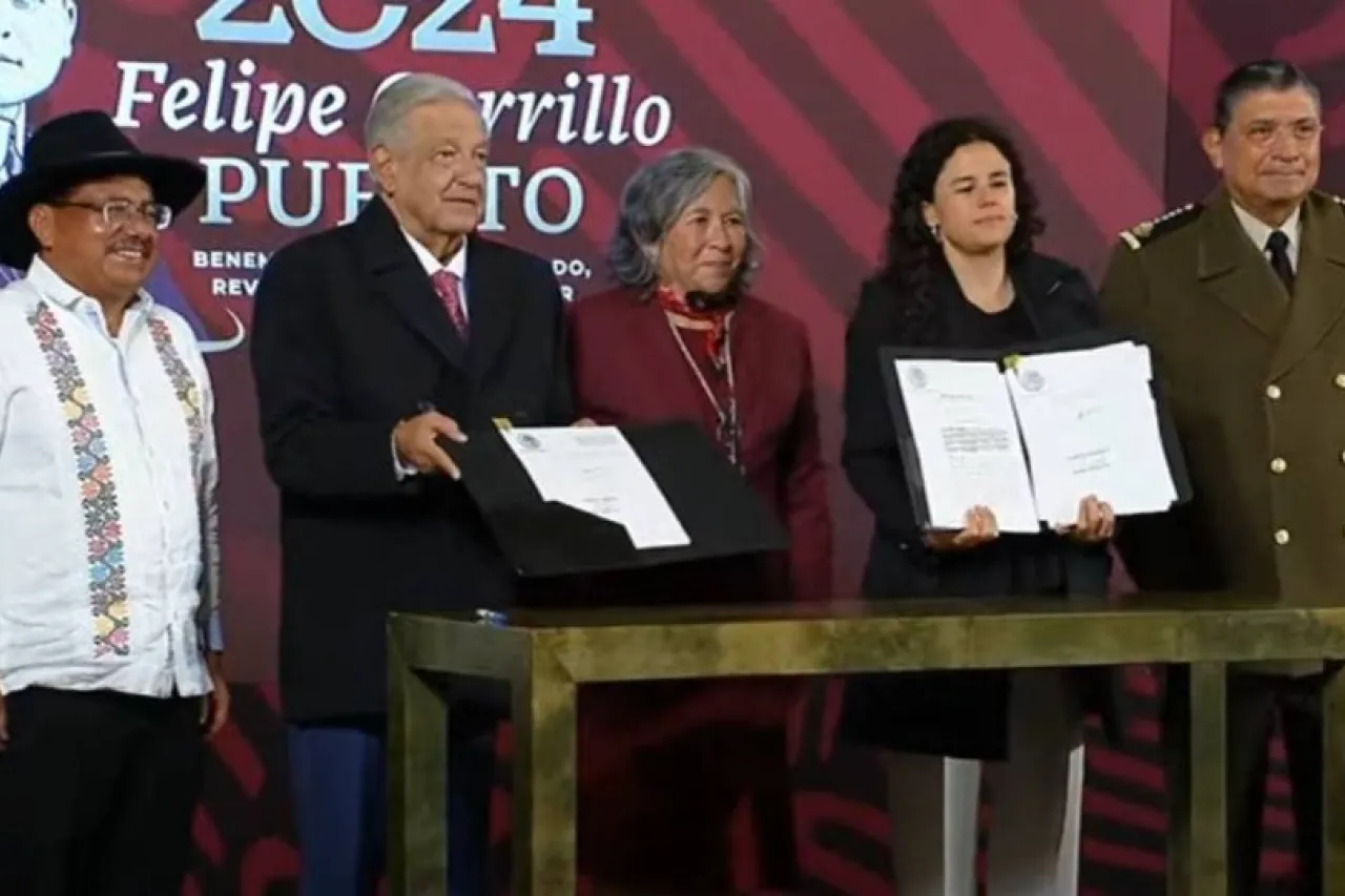 Última 'Mañanera': AMLO firma dos reformas