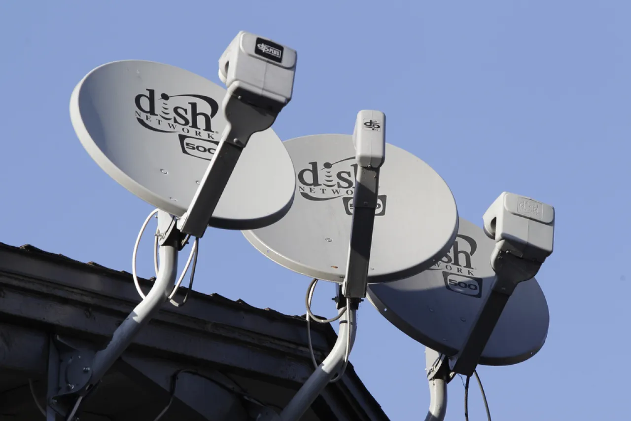 ¿Desaparece Dish? DirecTV presenta oferta de compra