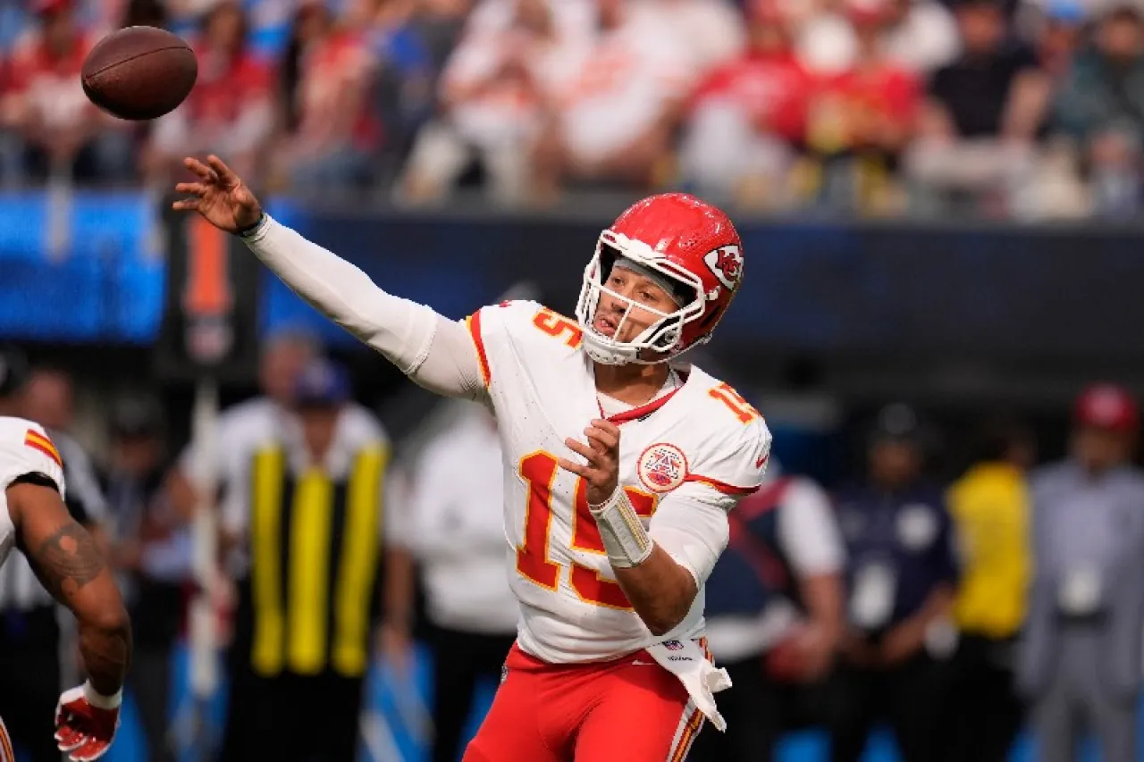 Chiefs remonta y le gana a 49ers