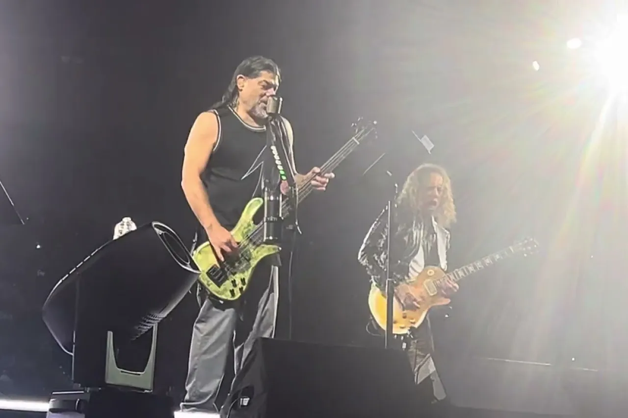 Sorprende Metallica en México con cumbia de 'Los Luchadores'