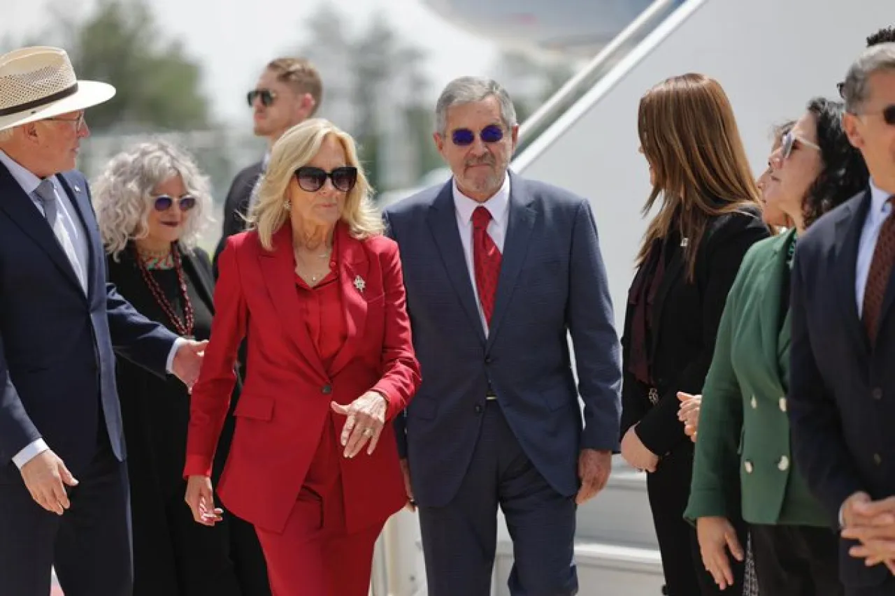 Llega Jill Biden a México para la toma de posesión de Claudia Sheinbaum