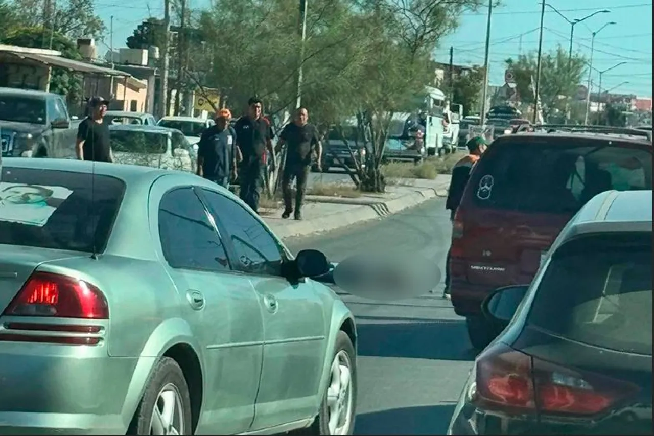 Queda lesionado de gravedad al ser atropellado en avenida de los Aztecas