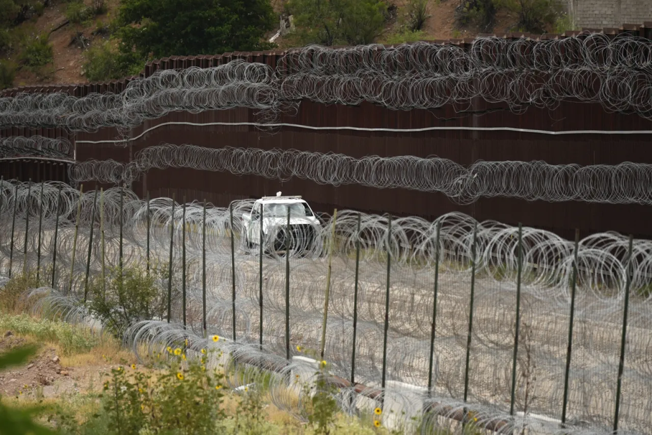 Gobierno de Biden endurece restricciones al asilo en la frontera