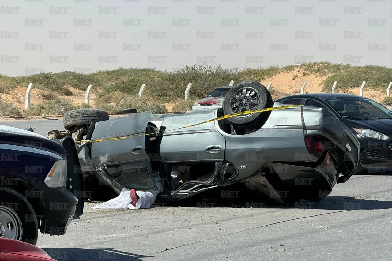 Muere hombre tras volcar su vehículo al suroriente de Juárez