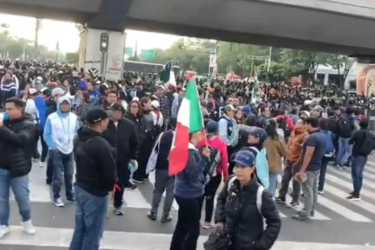 Se manifiestan trabajadores del PJ previo a toma de protesta de Sheinbaum