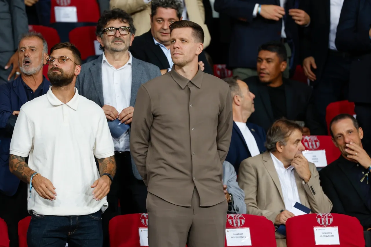 El portero Szczesny ficha con el Barcelona tras retirarse en agosto